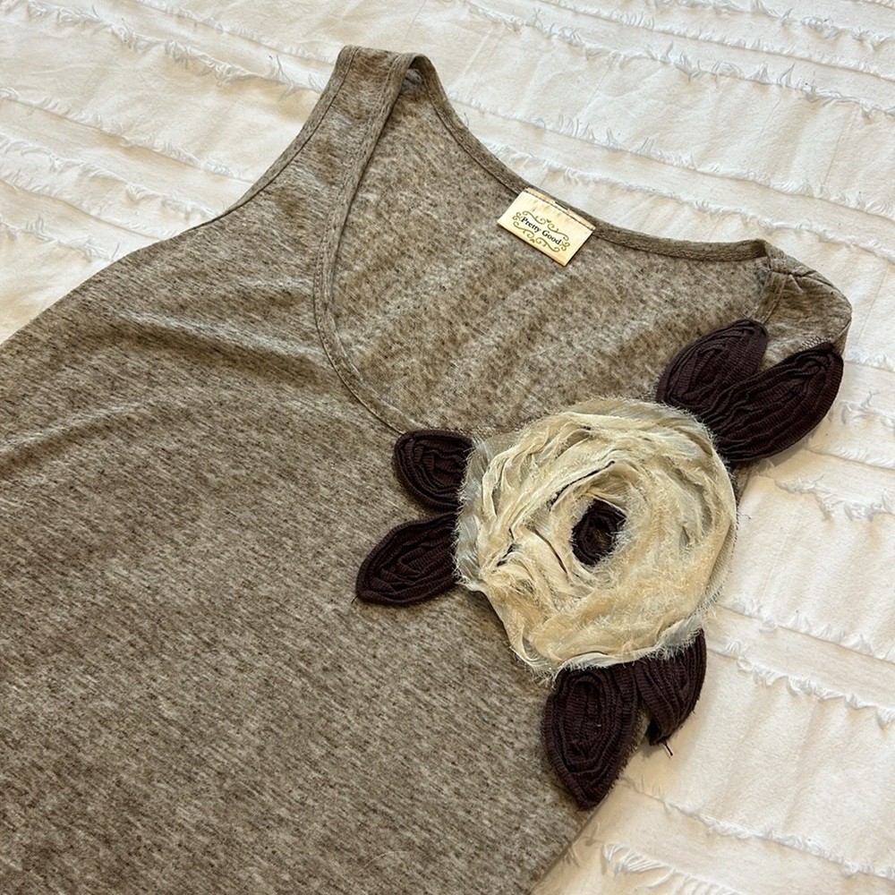 Heather brown Sleeveless Top with Floral Accent